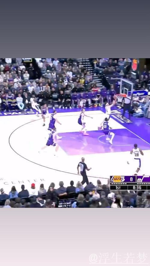 詹姆斯巧妙助攻 里夫斯三分精准命中