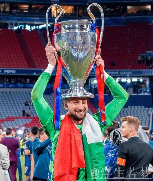 多纳鲁马续约遇阻:加薪成关键,巴黎欲观察其欧冠表现 多纳鲁马续约遇阻:加薪成关键,巴黎欲观察其欧冠表现