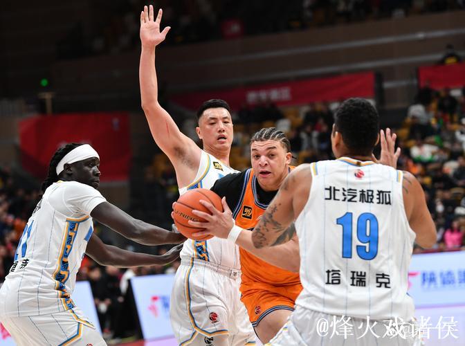 CBA-多人得分上双 上海久事战胜北京北汽